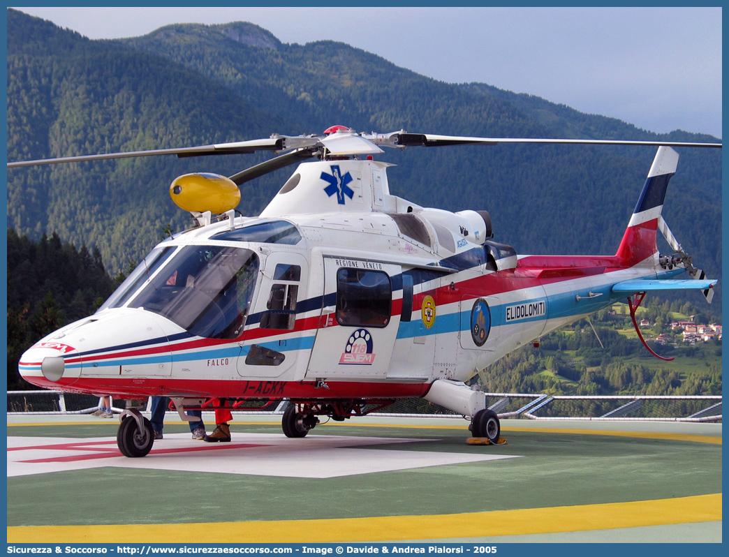 I-AGKK
118 Regione Veneto
Agusta A109K2
FALCO
Base di Pieve di Cadore
Parole chiave: 118;Veneto;Belluno;Pieve di Cadore;Agusta;A109;A;109;I-AGKK;Falco;Elicottero;Elisoccorso