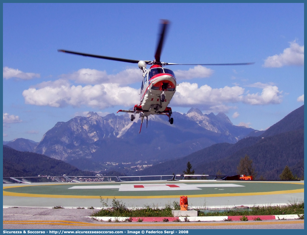 I-REMS
118 Regione Veneto
Agusta Westland A109S Grand
FALCO
Base di Pieve di Cadore
Parole chiave: 118;Veneto;Belluno;Pieve di Cadore;Agusta;A109;A;109;Grand;I-REMS;Falco;Elicottero;Elisoccorso