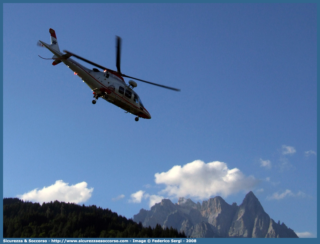 I-REMS
118 Regione Veneto
Agusta Westland A109S Grand
FALCO
Base di Pieve di Cadore
Parole chiave: 118;Veneto;Belluno;Pieve di Cadore;Agusta;A109;A;109;Grand;I-REMS;Falco;Elicottero;Elisoccorso