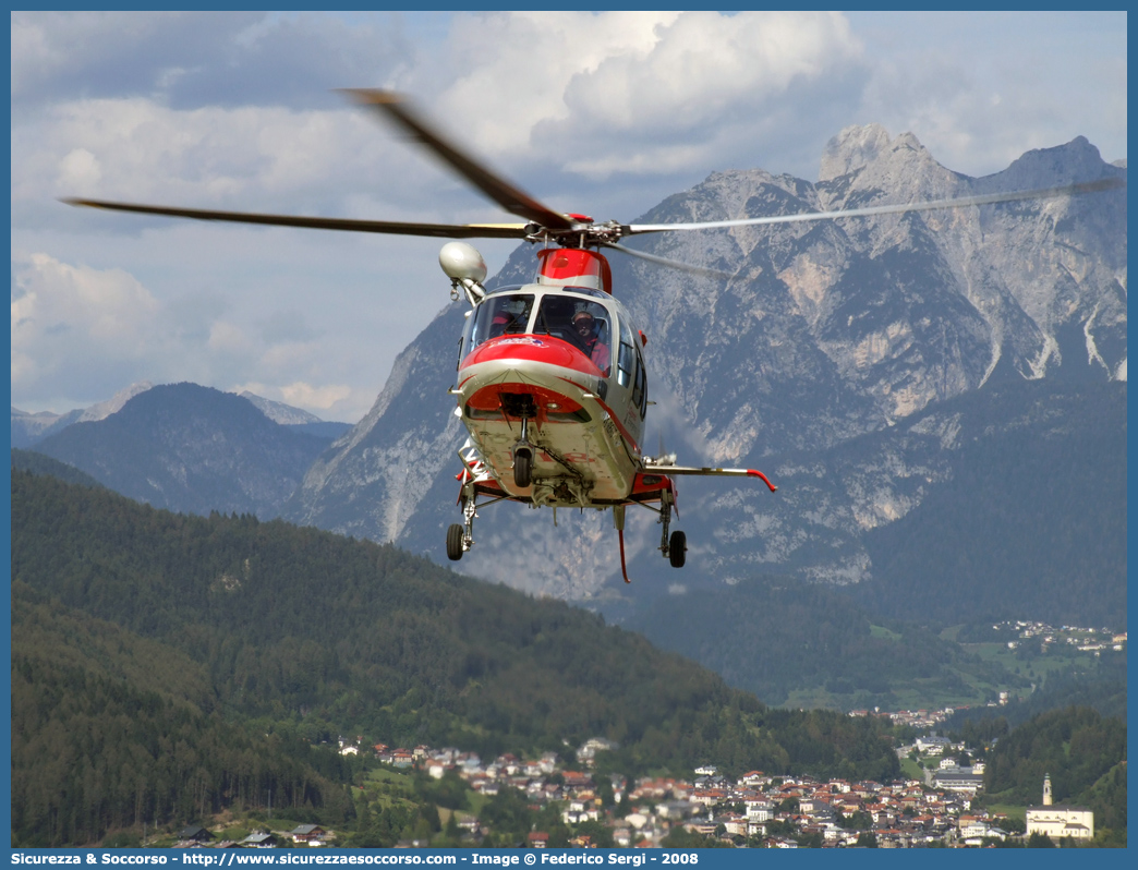 I-REMS
118 Regione Veneto
Agusta Westland A109S Grand
FALCO
Base di Pieve di Cadore
Parole chiave: 118;Veneto;Belluno;Pieve di Cadore;Agusta;A109;A;109;Grand;I-REMS;Falco;Elicottero;Elisoccorso