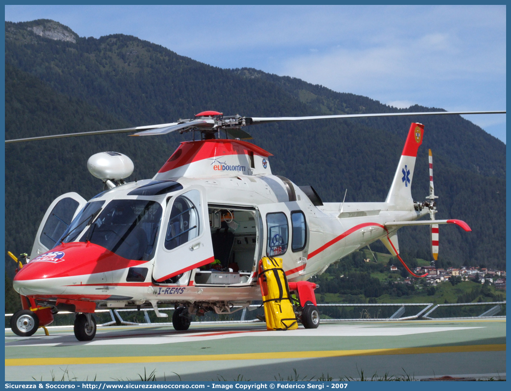 I-REMS
118 Regione Veneto
Agusta Westland A109S Grand
FALCO
Base di Pieve di Cadore
Parole chiave: 118;Veneto;Belluno;Pieve di Cadore;Agusta;A109;A;109;Grand;I-REMS;Falco;Elicottero;Elisoccorso