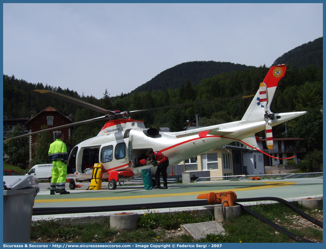 I-REMS
118 Regione Veneto
Agusta Westland A109S Grand
FALCO
Base di Pieve di Cadore
Parole chiave: 118;Veneto;Belluno;Pieve di Cadore;Agusta;A109;A;109;Grand;I-REMS;Falco;Elicottero;Elisoccorso