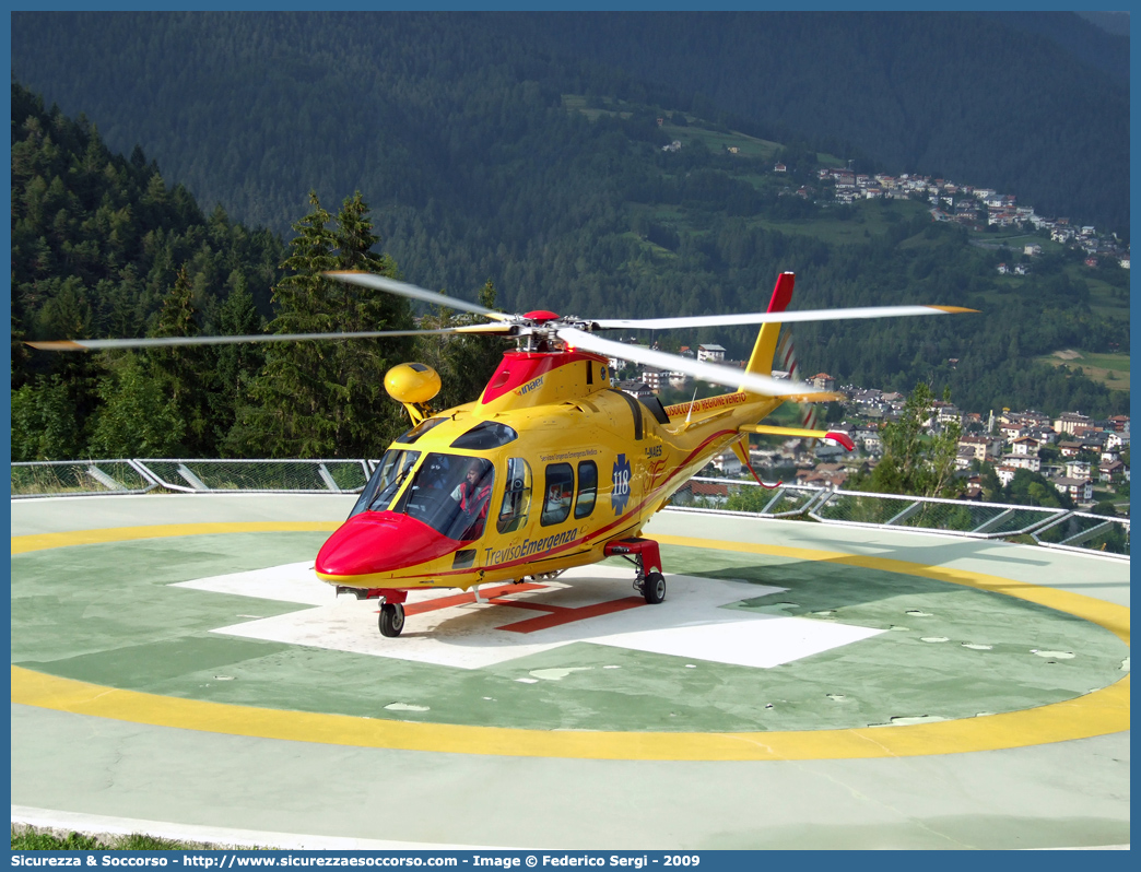 I-NAES
118 Regione Veneto
Agusta Westland A109S Grand
LEONE 1
Base di Treviso
Parole chiave: 118;Veneto;Treviso;Agusta;A109;A;109;Grand;I-NAES;Leone 1;Leone1;Elicottero;Elisoccorso