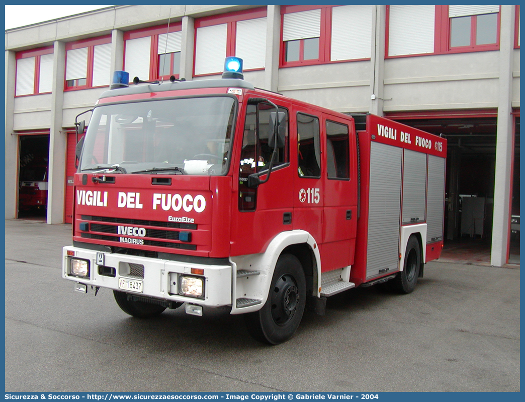 VF 18437
Corpo Nazionale Vigili del Fuoco
Iveco Magirus EuroFire 150E27 I serie
Parole chiave: VVF;V.V.F.;Corpo;Nazionale;Vigili;del;Fuoco;AutoPompaSerbatoio;APS;A.P.S.;Iveco;Magirus;EuroFire;150E27