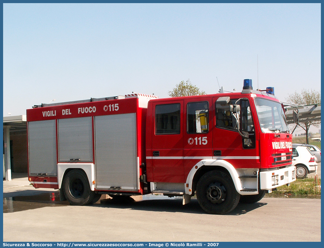 VF 18545
Corpo Nazionale Vigili del Fuoco
Iveco Magirus EuroFire 150E27 I serie
Parole chiave: VVF;V.V.F.;Corpo;Nazionale;Vigili;del;Fuoco;AutoPompaSerbatoio;APS;A.P.S.;Iveco;Magirus;EuroFire;150E27