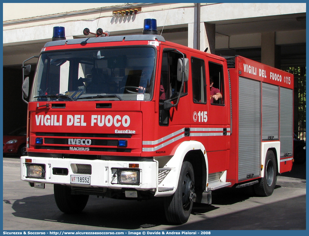 VF 18552
Corpo Nazionale Vigili del Fuoco
Iveco Magirus EuroFire 150E27 I serie
Parole chiave: VVF;V.V.F.;Corpo;Nazionale;Vigili;del;Fuoco;AutoPompaSerbatoio;APS;A.P.S.;Iveco;Magirus;EuroFire;150E27