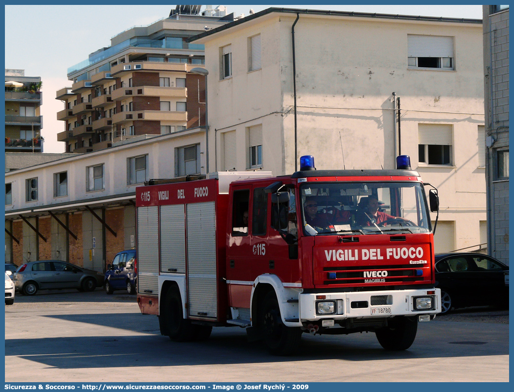 VF 18780
Corpo Nazionale Vigili del Fuoco
Iveco Magirus EuroFire 150E27 I serie
Parole chiave: VVF;V.V.F.;Corpo;Nazionale;Vigili;del;Fuoco;AutoPompaSerbatoio;APS;A.P.S.;Iveco;Magirus;EuroFire;150E27