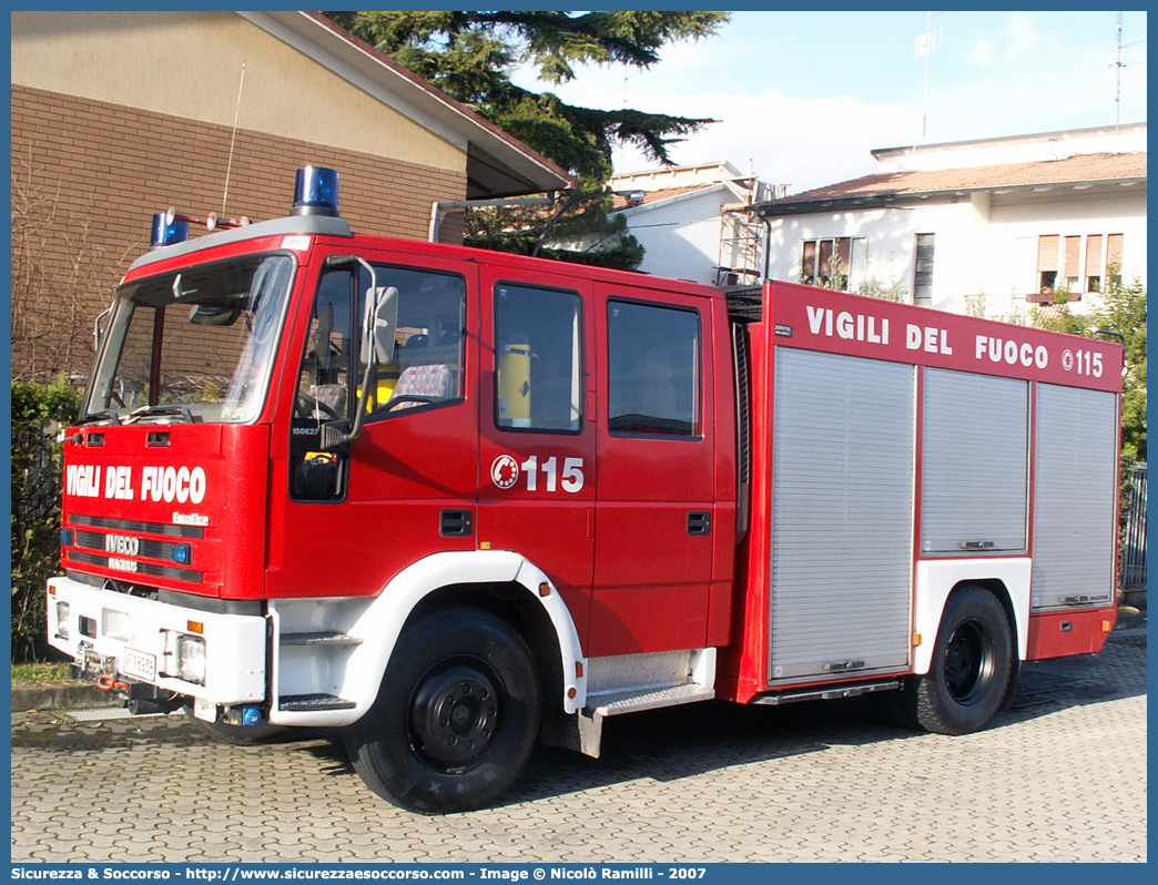 VF 18938
Corpo Nazionale Vigili del Fuoco
Iveco Magirus EuroFire 150E27 I serie
Parole chiave: VVF;V.V.F.;Corpo;Nazionale;Vigili;del;Fuoco;AutoPompaSerbatoio;APS;A.P.S.;Iveco;Magirus;EuroFire;150E27