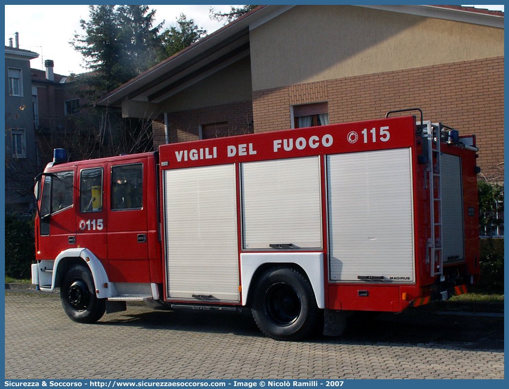 VF 18938
Corpo Nazionale Vigili del Fuoco
Iveco Magirus EuroFire 150E27 I serie
Parole chiave: VVF;V.V.F.;Corpo;Nazionale;Vigili;del;Fuoco;AutoPompaSerbatoio;APS;A.P.S.;Iveco;Magirus;EuroFire;150E27