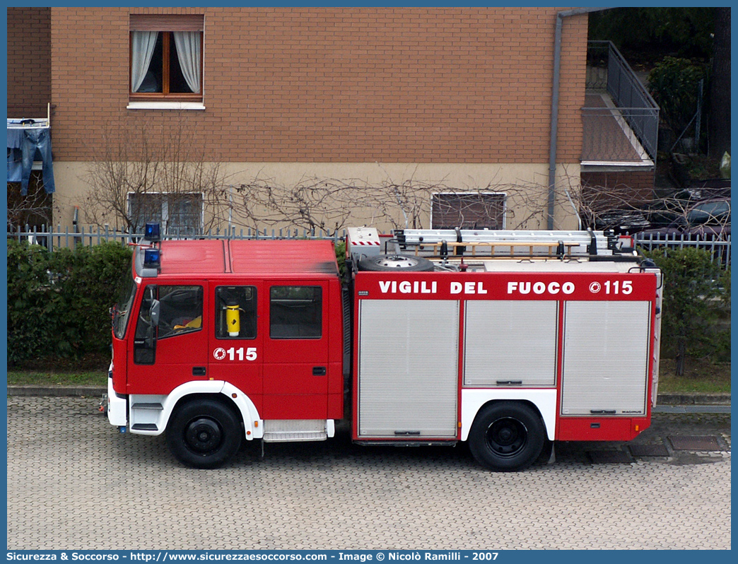 VF 18938
Corpo Nazionale Vigili del Fuoco
Iveco Magirus EuroFire 150E27 I serie
Parole chiave: VVF;V.V.F.;Corpo;Nazionale;Vigili;del;Fuoco;AutoPompaSerbatoio;APS;A.P.S.;Iveco;Magirus;EuroFire;150E27