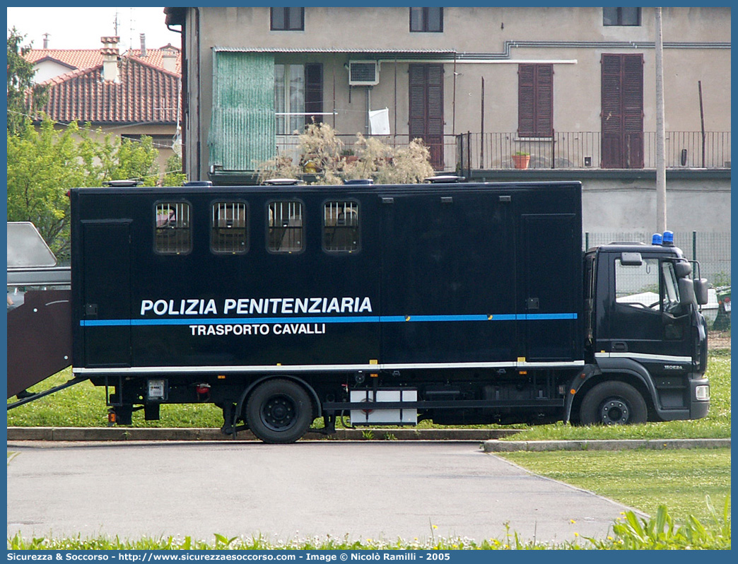 Polizia Penitenziaria 290AE
Polizia Penitenziaria
Servizio a Cavallo
Iveco EuroCargo 150E24 II serie
Parole chiave: 290AE;Polizia Penitenziaria;Servizio a Cavallo;Iveco EuroCargo 150E24 II serie