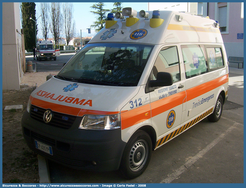 312
SUEM 118 Treviso Emergenza
Azienda ULSS 2 - Marca Trevigiana
Volkswagen Transporter T5
Allestitore MAF S.n.c.
Parole chiave: 118;SUEM;S.U.E.M.;Treviso;Emergenza;Ambulanza;Volkswagen;Transporter;T5;MAF