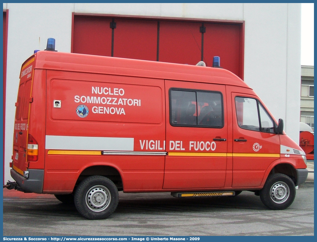 VF 21762
Corpo Nazionale Vigili del Fuoco
Nucleo Soccorso Subacqueo e Acquatico
Mercedes Benz Sprinter 316 4x4 I serie restyling
Parole chiave: VVF;V.V.F.;Corpo;Nazionale;Vigili;del;Fuoco;Mercedes Benz;Sprinter;NSSA;N.S.S.A.;Soccorso;Subacqueo;Acquatico;Sommozzatori;Subacquei