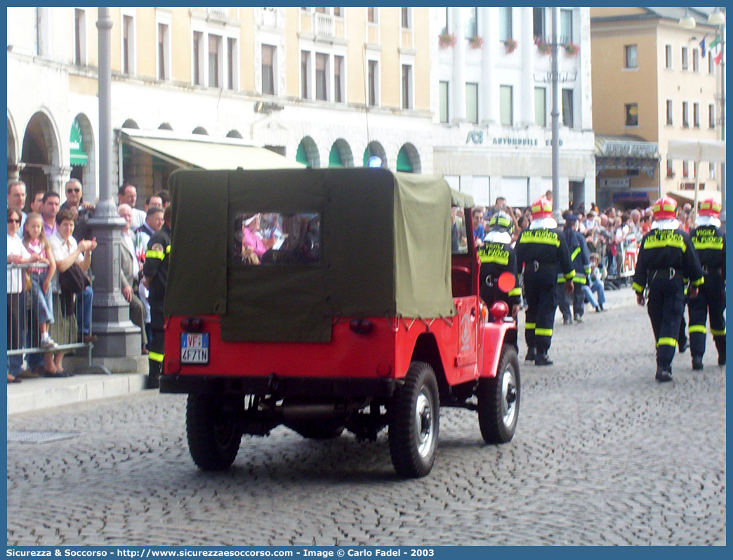 VF 4F7TN
Corpo Volontario Vigili del Fuoco Consorzio di Primiero
Alfa Romeo "Matta"
Parole chiave: VF;V.F.;Vigili del Fuoco;Vigili;Fuoco;Volontari;Consorzio;Primiero;Alfa Romeo