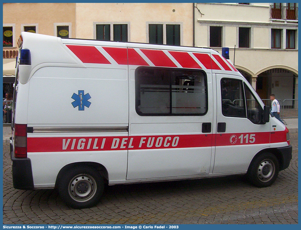 VF 22707
Corpo Nazionale Vigili del Fuoco
Servizio Sanitario
Fiat Ducato II serie
Allestitore Bollanti S.r.l.
Parole chiave: Corpo;Nazionale;Vigili del Fuoco;Vigili;Fuoco;Fiat;Ducato;Bollanti;Servizio Sanitario;Ambulanza