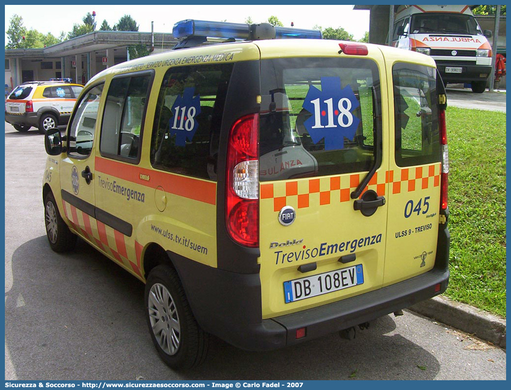 045
SUEM 118 Treviso Emergenza
Azienda ULSS 2 - Marca Trevigiana
Fiat Doblò I serie restyling
Parole chiave: 118;SUEM;S.U.E.M.;Treviso;Emergenza;Fiat;Doblò