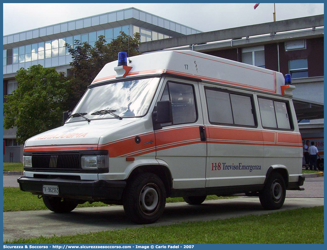 017
SUEM 118 Treviso Emergenza
Azienda ULSS 2 - Marca Trevigiana
Fiat Ducato I serie restyling
Allestitore Grazia
Parole chiave: 118;SUEM;S.U.E.M.;Treviso;Emergenza;Ambulanza;Fiat;Ducato;Grazia