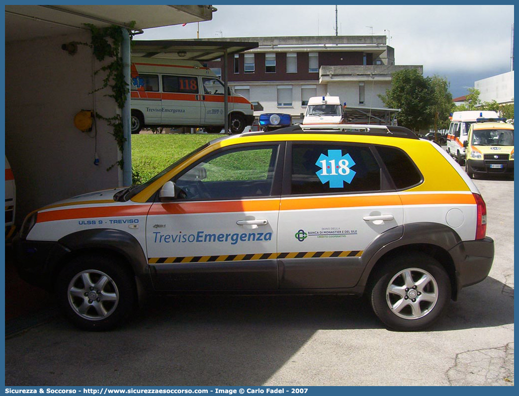 321
SUEM 118 Treviso Emergenza
Azienda ULSS 2 - Marca Trevigiana
Hyundai Tucson
Allestitore MAF S.n.c.
Parole chiave: 118;SUEM;S.U.E.M.;Treviso;Emergenza;Automedica;Hyundai;Tucson;MAF