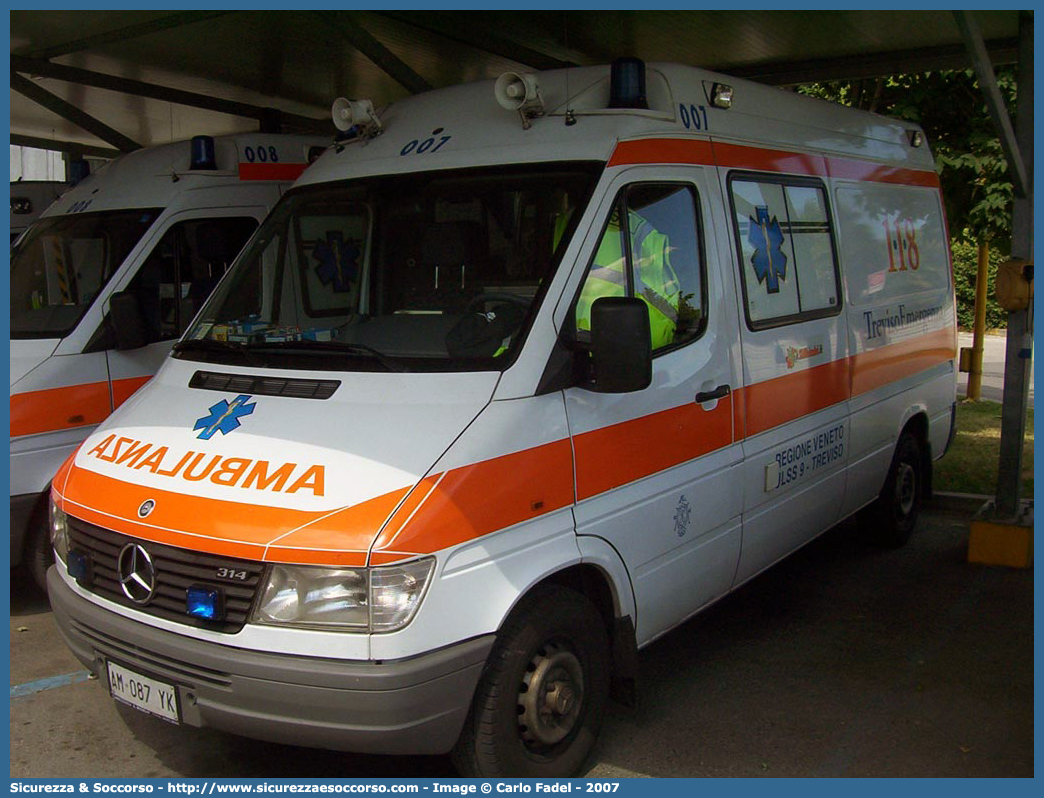 007
SUEM 118 Treviso Emergenza
Azienda ULSS 2 - Marca Trevigiana
Mercedes Benz Sprinter I serie
Allestitore MAF S.n.c.
Parole chiave: 118;SUEM;S.U.E.M.;Treviso;Emergenza;Ambulanza;Mercedes Benz;Sprinter;MAF