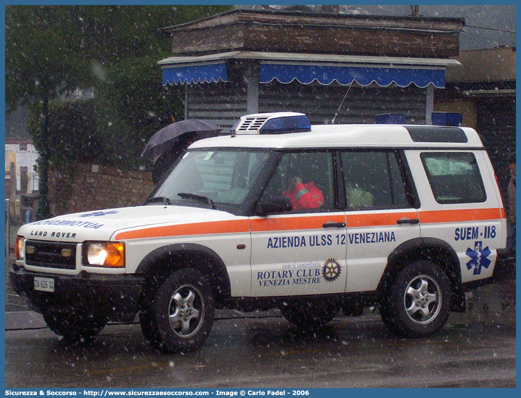 ALFA 20
SUEM 118 Venezia Mestre
Azienda ULSS 3 - Serenissima
Mestre
Land Rover Discovery II serie
Parole chiave: 118;SUEM;S.U.E.M.;Venezia;Mestre;Emergenza;Automedica;Land Rover;Discovery