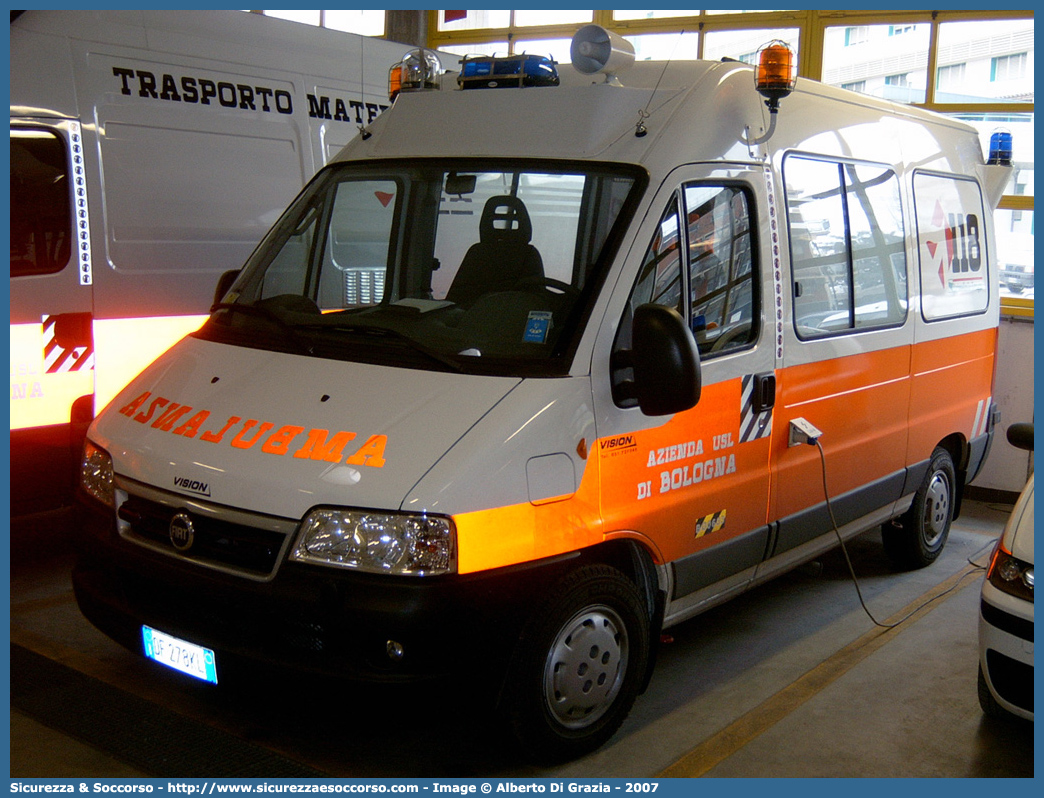 BO 0633
118 Bologna Soccorso
Fiat Ducato II serie restyling
Allestitore Vision S.r.l.
Parole chiave: 118;Bologna;Soccorso;Ambulanza;Fiat;Ducato;GECAV;Gestione;Emergenza;Cantieri;Alta Velocità;Variante di Valico