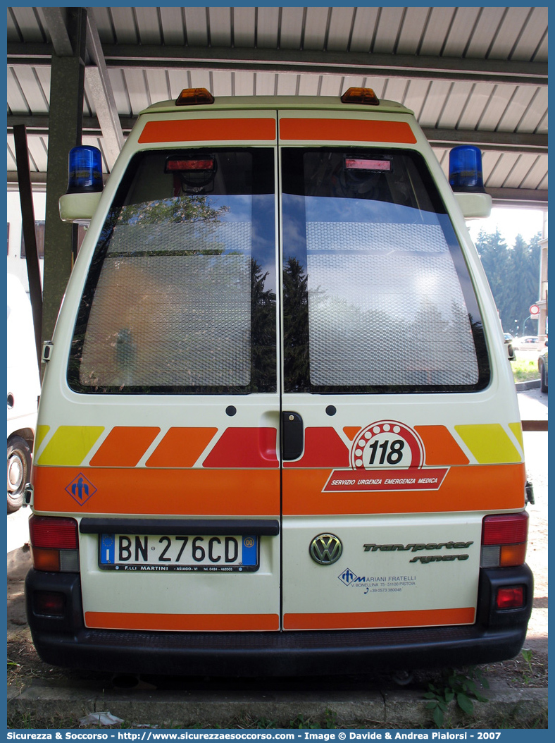 4
SUEM 118 Bassano Asiago
Azienda ULSS 7 - Pedemontana
Volkswagen Transporter T4
Allestitore Mariani Fratelli S.r.l.
Parole chiave: 118;SUEM;S.U.E.M.;Bassano;Asiago;Vicenza;Ambulanza;Volkswagen;Transporter;T4;Mariani Fratelli