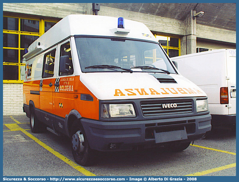 BO 2706
118 Bologna Soccorso
Iveco Daily II serie
(variante)
Parole chiave: 118;Bologna;Soccorso;Ambulanza;Iveco;Daily;Twin