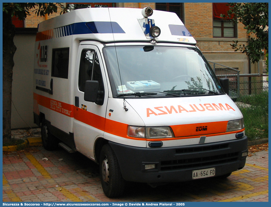 FO 08
118 Romagna Soccorso
Ambito Territoriale di Forlì
Fiat Ducato II serie
Allestitore EDM S.r.l.
Parole chiave: 118;Romagna;Soccorso;Forlì;Ambulanza;Fiat;Ducato;EDM