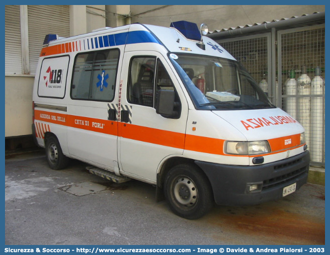 FO 3809
118 Romagna Soccorso
Ambito Territoriale di Forlì
Fiat Ducato II serie
Allestitore EDM S.r.l.
Parole chiave: 118;Romagna;Soccorso;Forlì;Ambulanza;Fiat;Ducato