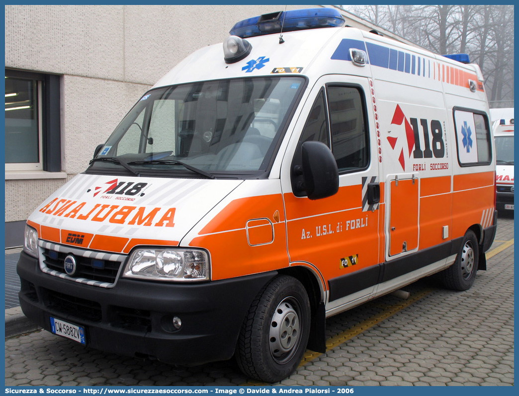 FO 11
118 Romagna Soccorso
Ambito Territoriale di Forlì
Fiat Ducato II serie restyling
Allestitore EDM S.r.l.
Parole chiave: 118;Romagna;Soccorso;Forlì;Ambulanza;Fiat;Ducato;EDM