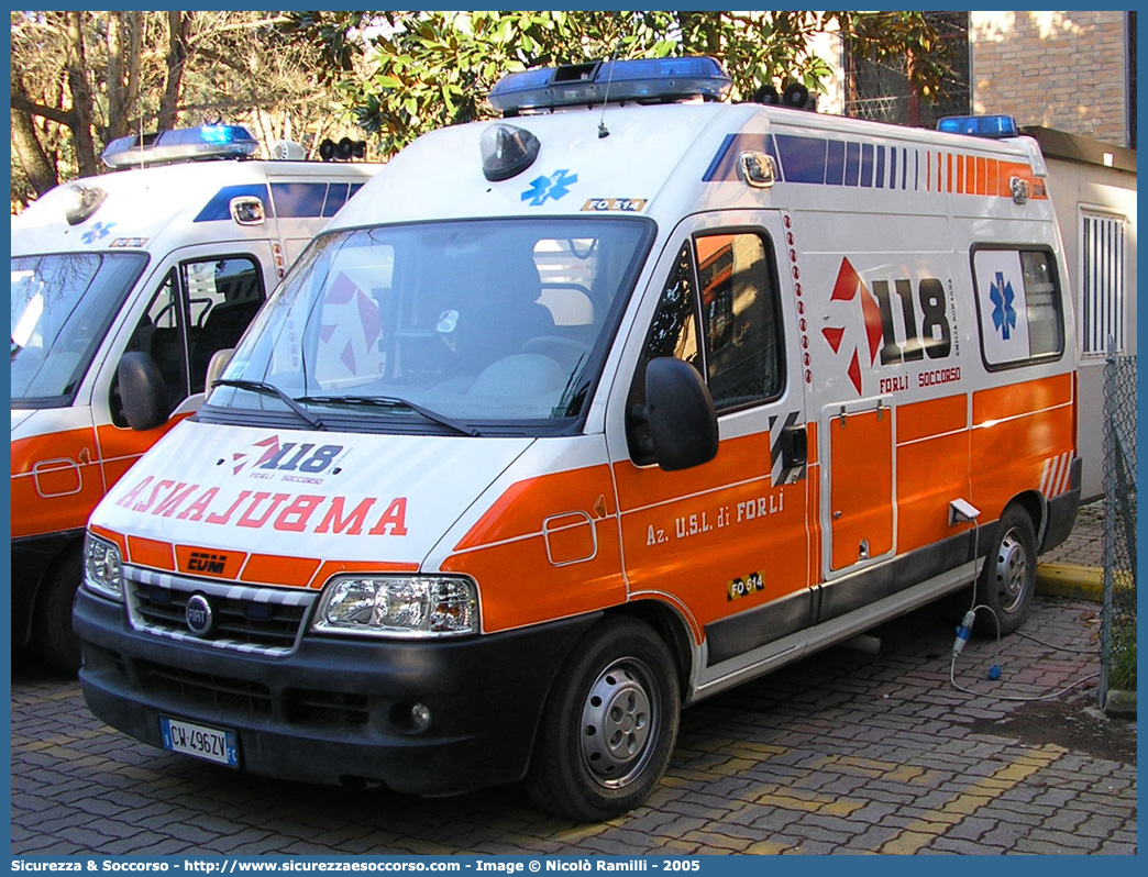 FO 14
118 Romagna Soccorso
Ambito Territoriale di Forlì
Fiat Ducato II serie restyling
Allestitore EDM S.r.l.
Parole chiave: 118;Romagna;Soccorso;Forlì;Ambulanza;Fiat;Ducato;EDM