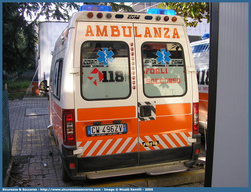 FO 14
118 Romagna Soccorso
Ambito Territoriale di Forlì
Fiat Ducato II serie restyling
Allestitore EDM S.r.l.
Parole chiave: 118;Romagna;Soccorso;Forlì;Ambulanza;Fiat;Ducato;EDM