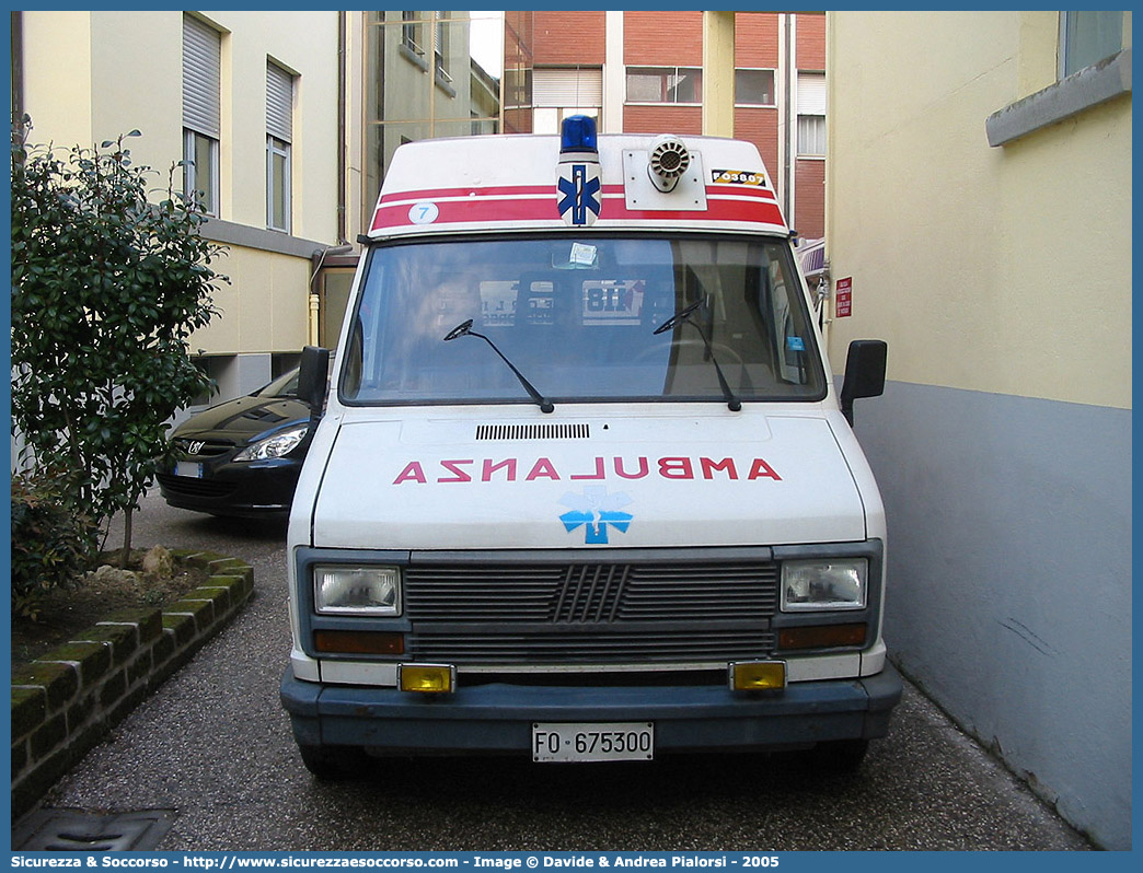 FO 3807
118 Romagna Soccorso
Ambito Territoriale di Forlì
Fiat Ducato I serie
Allestitore Grazia
Parole chiave: 118;Romagna;Soccorso;Forlì;Ambulanza;Fiat;Ducato;Grazia