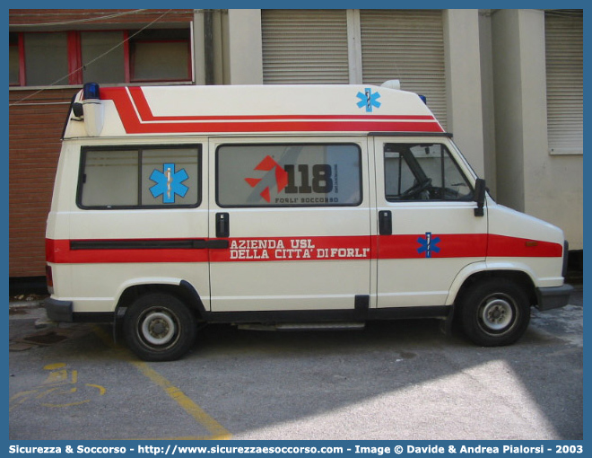 FO 3814
118 Romagna Soccorso
Ambito Territoriale di Forlì
Fiat Ducato I serie
Allestitore Grazia
Parole chiave: 118;Romagna;Soccorso;Forlì;Ambulanza;Fiat;Ducato;Grazia