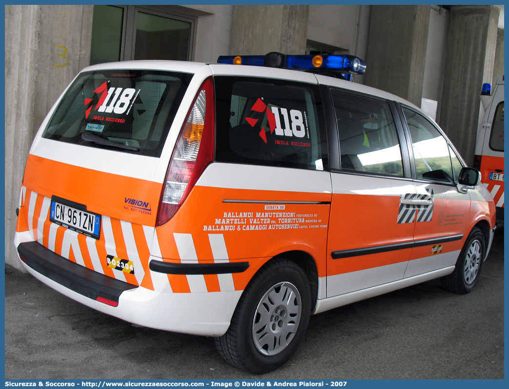 BO 2304
118 Imola Soccorso
Fiat Ulysse III serie
Allestitore Vision S.r.l.
(variante)
Parole chiave: 118;Imola;Soccorso;Automedica;Fiat;Ulysse;Vision