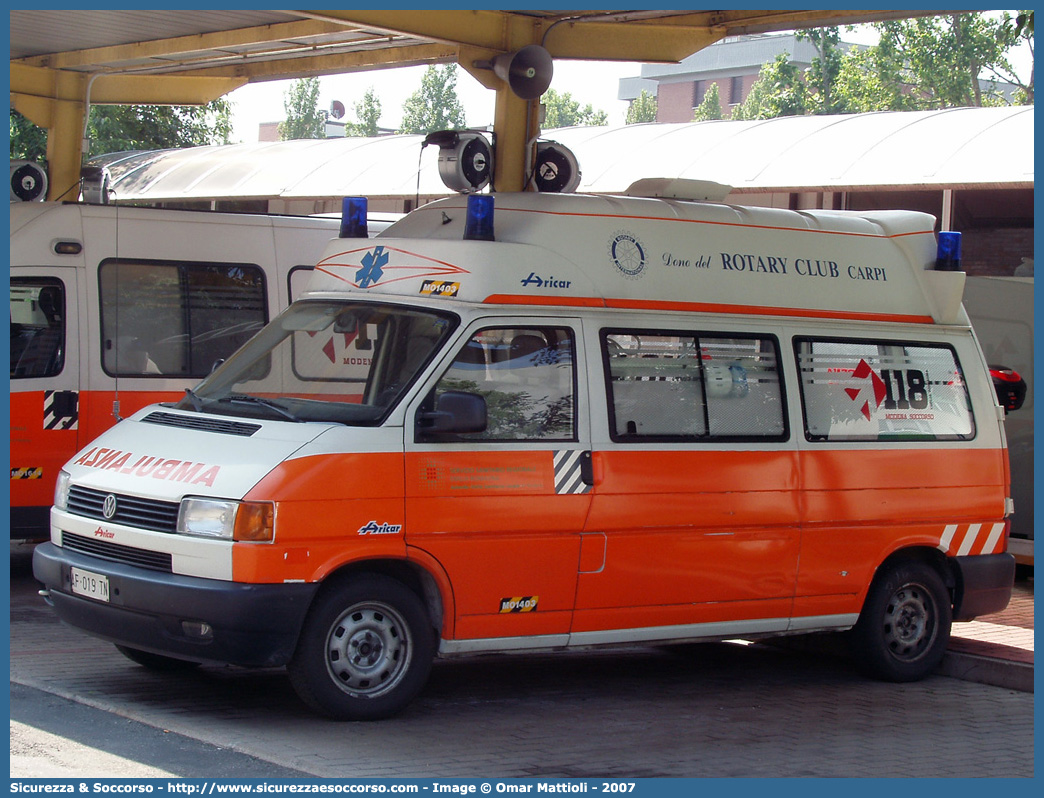 MO 1403
118 Modena Soccorso
Volkswagen Transporter T4
Allestitore Aricar S.p.A.
Parole chiave: 118;Modena;Soccorso;Ambulanza;Volkswagen;Transporter;T4;Aricar