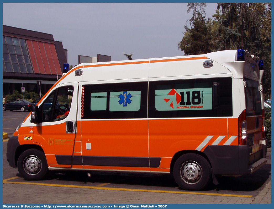 MO 1601
118 Modena Soccorso
Fiat Ducato III serie
(variante)
Parole chiave: 118;Modena;Soccorso;Ambulanza;Fiat;Ducato