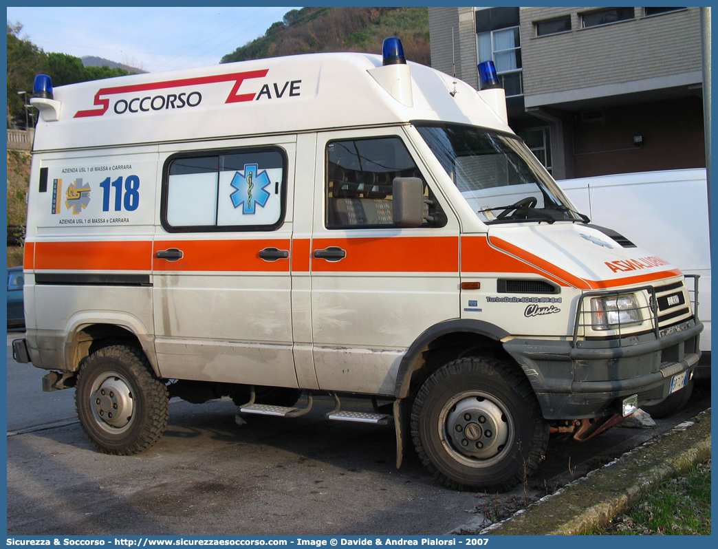 -
118 Massa Carrara Soccorso
Soccorso Cave
Iveco Daily 35-10 4x4 II serie
Allestitore MAF S.n.c.
Parole chiave: 118;Massa;Carrara;Soccorso;Cave;Iveco;Daily;MAF