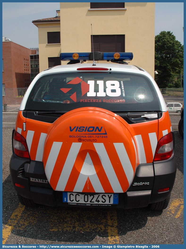 PC 0222
118 Piacenza Soccorso
Renault Scenic RX4
Allestitore Vision S.r.l.
Parole chiave: 118;Piacenza;Soccorso;Automedica;Automedicalizzata;Auto Medica;Auto Medicalizzata;Renault;Scenic;RX4;RX 4;Vision