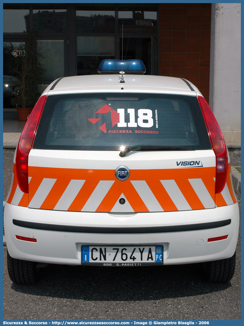 PC 0248
118 Piacenza Soccorso
Fiat Punto III serie
Allestitore Vision S.r.l.
Parole chiave: 118;Piacenza;Soccorso;Automedica;Fiat;Punto;Vision