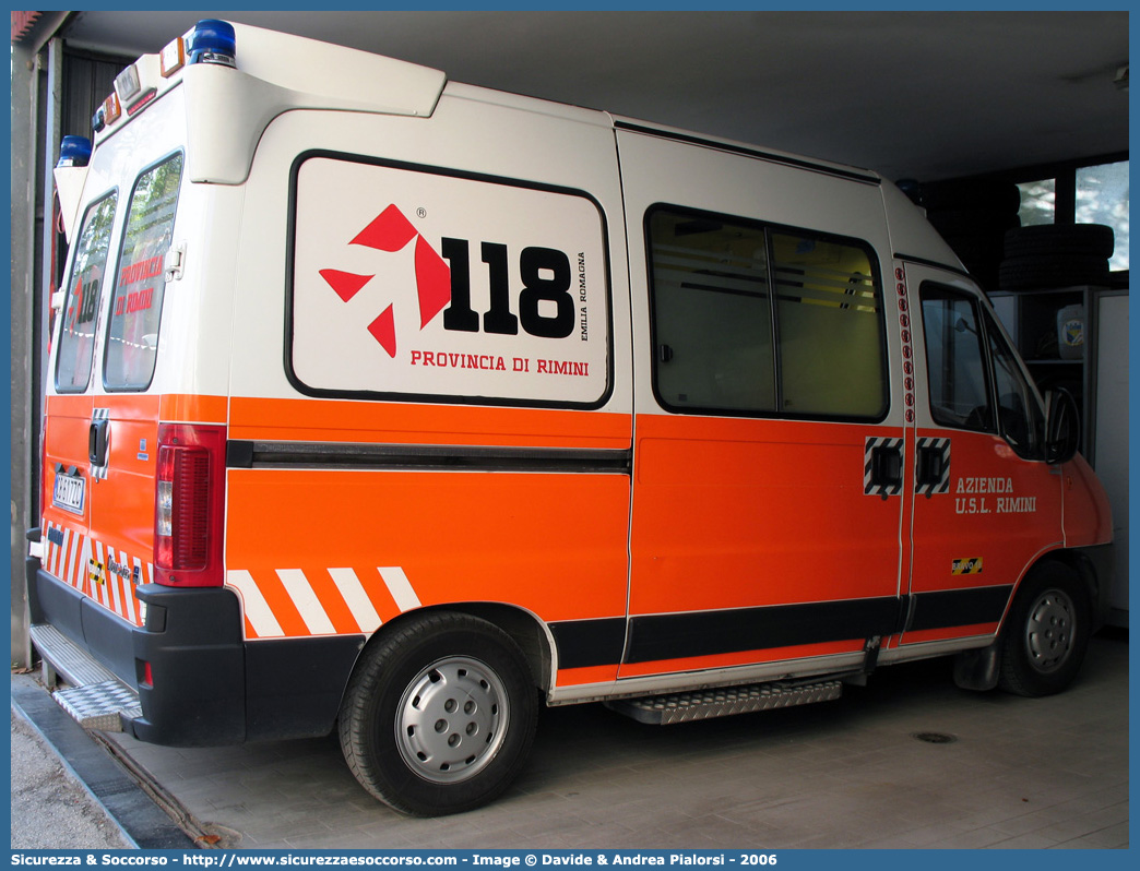 BRAVO 18
118 Romagna Soccorso
Ambito Territoriale di Rimini
Fiat Ducato II serie restyling
Allestitore MAF S.n.c.
Parole chiave: 118;Romagna;Soccorso;Rimini;Ambulanza;Fiat;Ducato;MAF