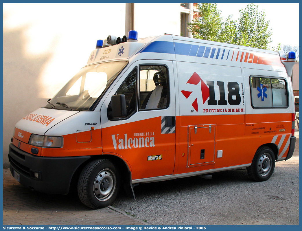 BRAVO 08
118 Romagna Soccorso
Ambito Territoriale di Rimini
Fiat Ducato II serie
Allestitore EDM S.r.l.
Parole chiave: 118;Romagna;Soccorso;Rimini;Ambulanza;Fiat;Ducato;EDM