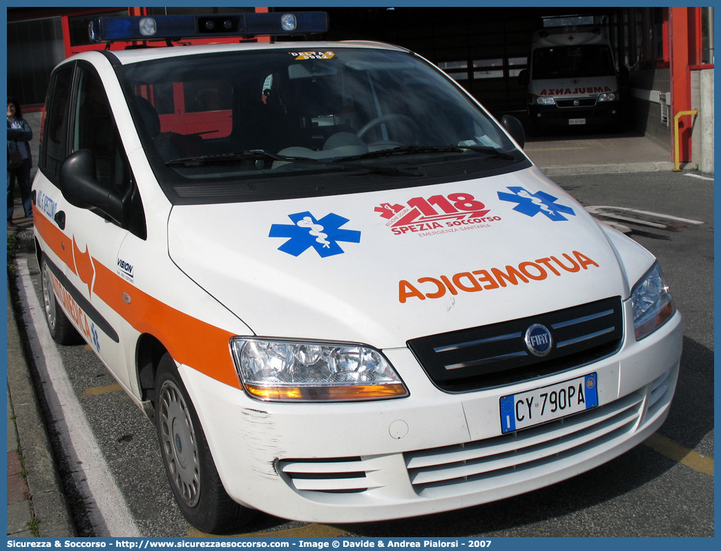 5982
118 Spezia Soccorso
Fiat Multipla II serie
Allestitore Vision S.r.l.
Parole chiave: 118;Spezia;Soccorso;Automedica;Fiat;Multipla;Vision