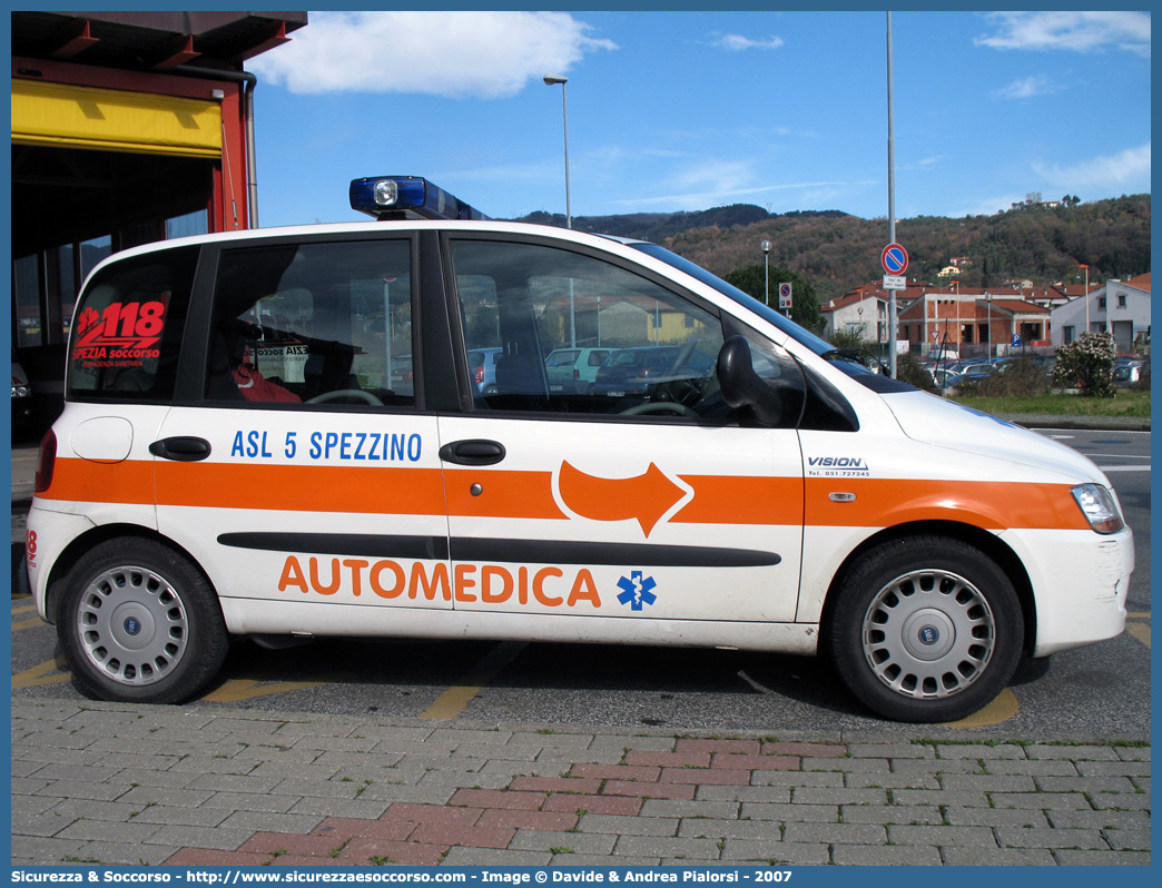 5982
118 Spezia Soccorso
Fiat Multipla II serie
Allestitore Vision S.r.l.
Parole chiave: 118;Spezia;Soccorso;Automedica;Fiat;Multipla;Vision