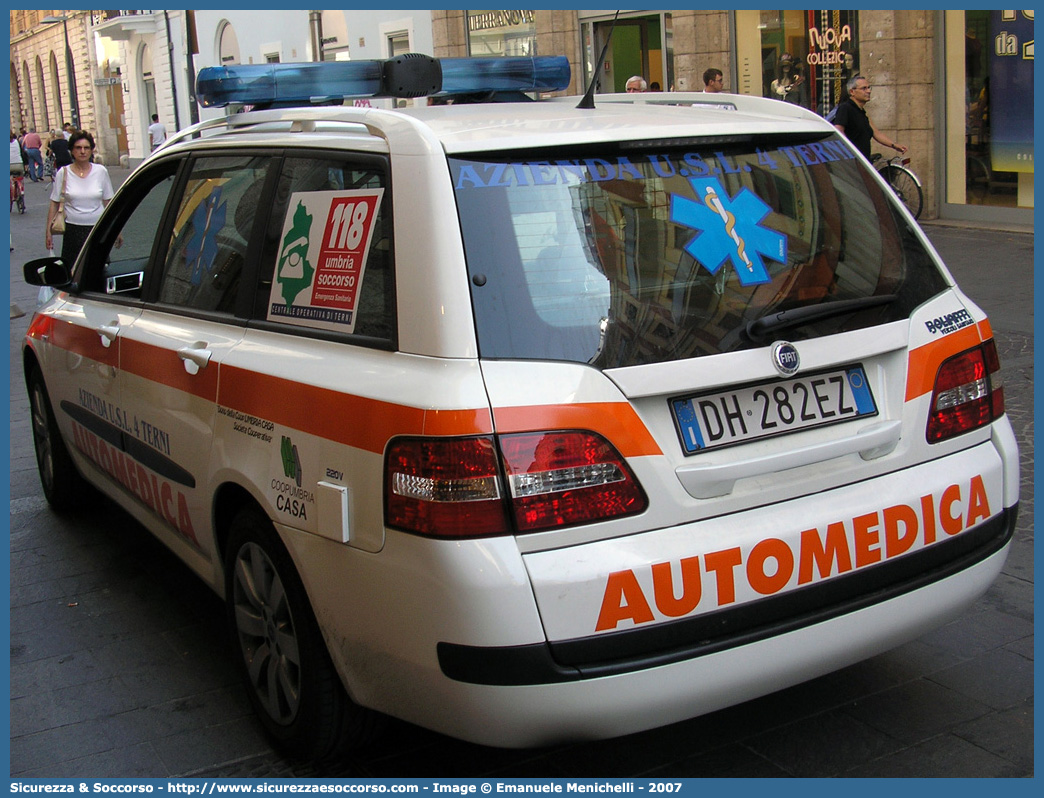 -
118 Umbria Soccorso
Azienda USL Umbria 2
Fiat Stilo Multiwagon
Allestitore Bollanti S.r.l.
(variante)
Parole chiave: 118;Umbria;Soccorso;Terni;Automedica;Fiat;Stilo;Multiwagon;Bollanti