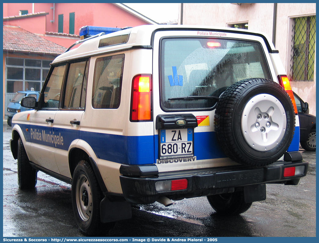 -
Polizia Municipale
Comune di Castel San Pietro Terme
Land Rover Discovery II serie restyling
Parole chiave: Polizia;Locale;Municipale;Castel San Pietro Terme;Land Rover;Discovery