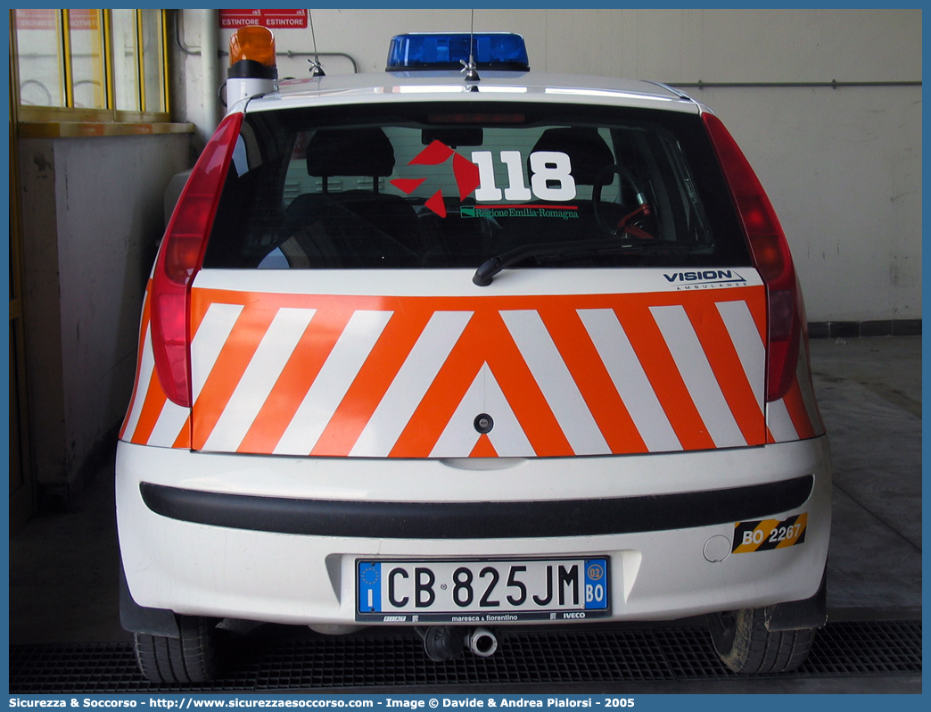 BO 2267
118 Bologna Soccorso
Fiat Punto II serie
Allestitore Vision S.r.l.
Parole chiave: 118;Bologna;Soccorso;Fiat;Punto;Vision;G.E.C.A.V.;GECAV;Gestione;Cantieri;Alta Velocità;Variante di Valico