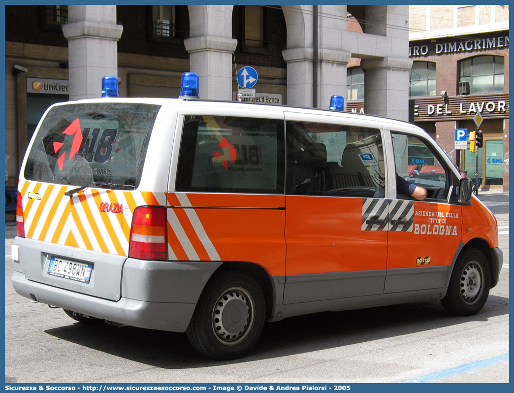 BO 2725
118 Bologna Soccorso
Mercedes Benz Classe V I serie
Allestitore Grazia
Parole chiave: 118;Bologna;Soccorso;Automedica;Mercedes Benz;Vito;Grazia