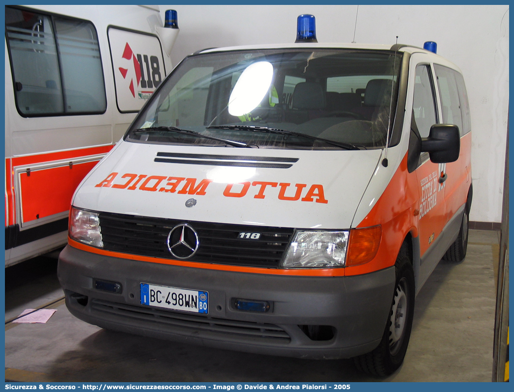 BO 2725
118 Bologna Soccorso
Mercedes Benz Classe V I serie
Allestitore Grazia
Parole chiave: 118;Bologna;Soccorso;Automedica;Mercedes Benz;Vito;Grazia