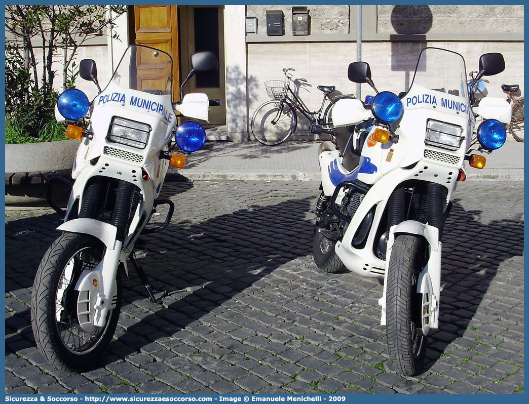 -
Polizia Municipale
Comune di Terni
Moto Guzzi NTX750
Parole chiave: Polizia;Locale;Municipale;Terni;Moto Guzzi;NTX750